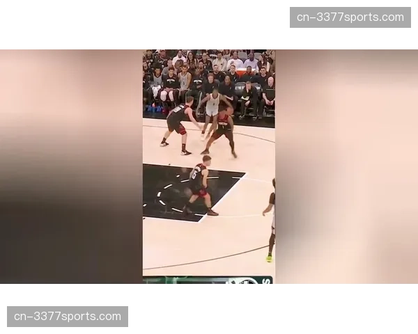 萨克拉门托国王福克斯关键时刻抢断上篮,绝杀俄克拉荷马雷霆